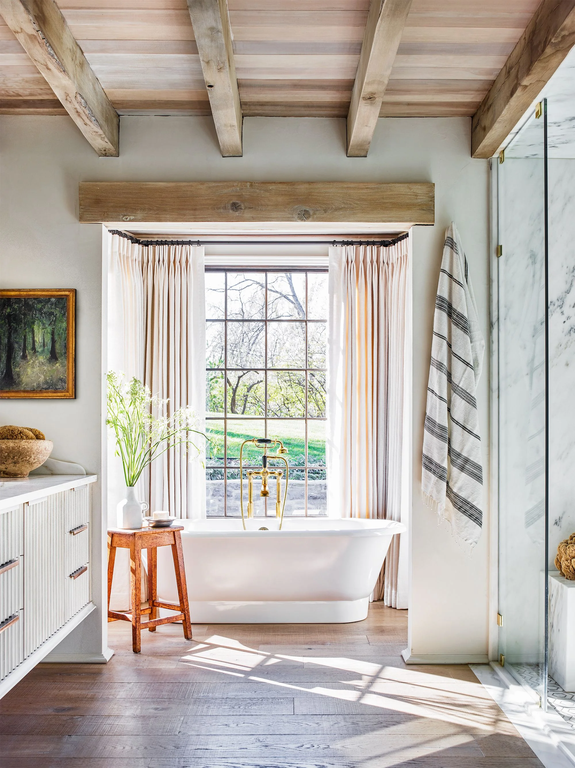 Modern Farmhouse Bathroom: A Blend of Rustic Charm and Contemporary Elegance - 10