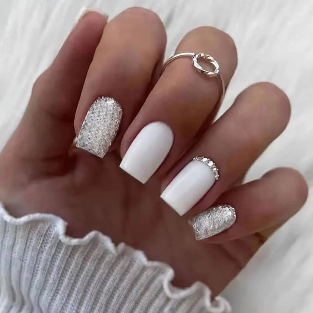 Milky White Nails: The Ultimate Trend for a Chic and Minimalist Look - 2