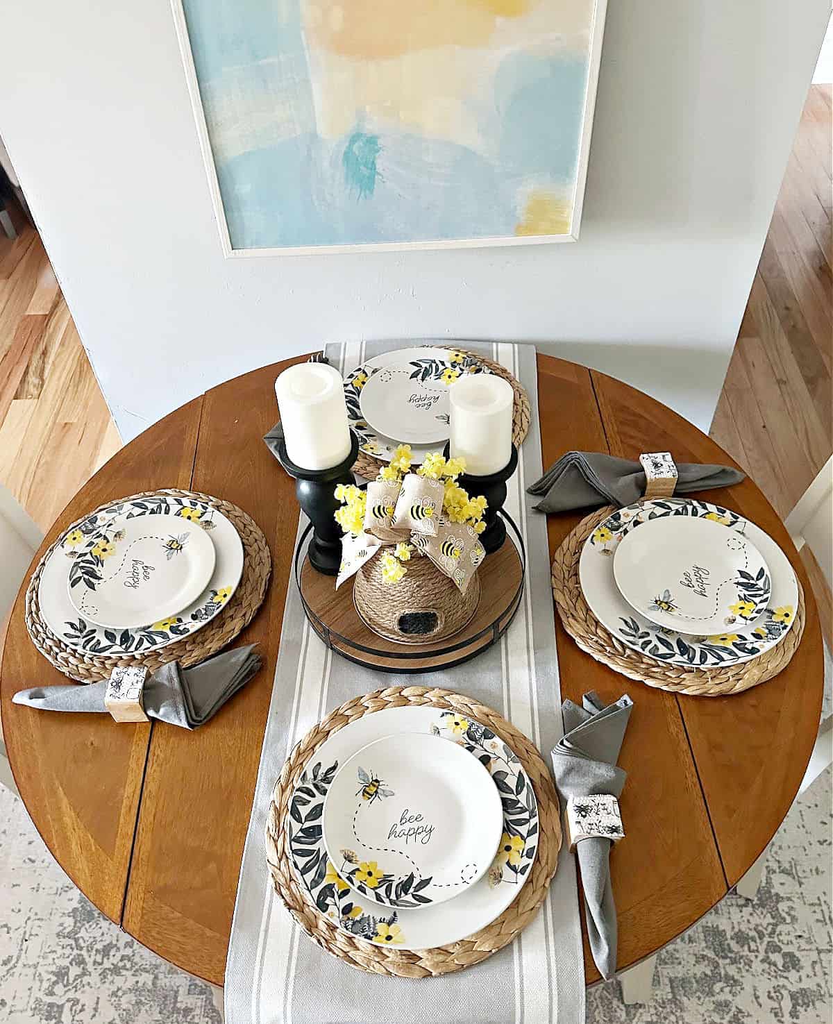 Fun Natural Table Ideas for Warm and Relaxed Spaces - 8