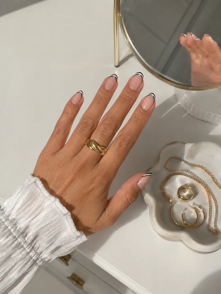 12 Stunning French Tip Nail Ideas for Every Style - 10